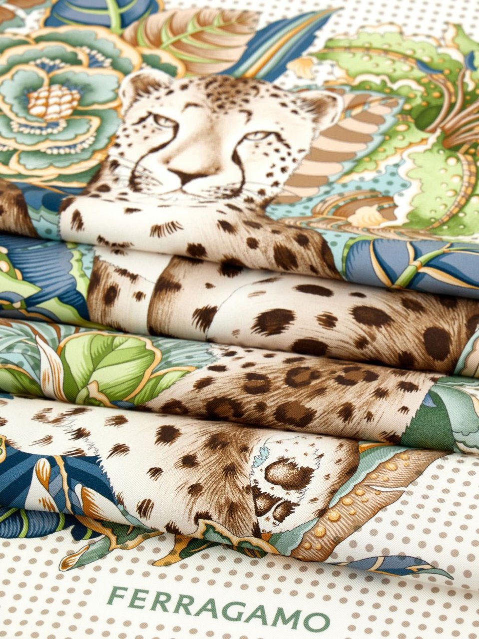 Ferragamo Scarfs Green Groen