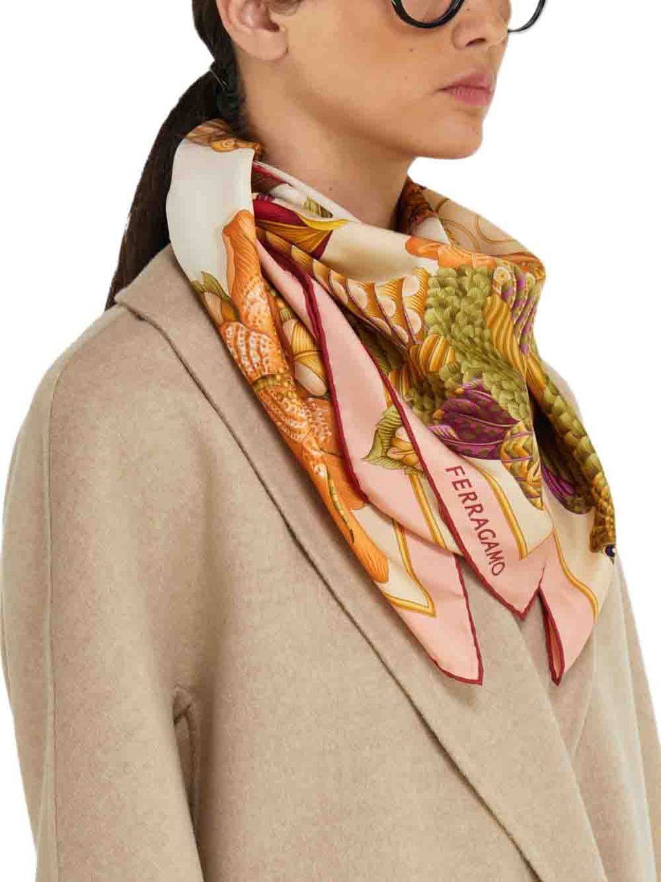 Ferragamo Scarfs Avorio Divers