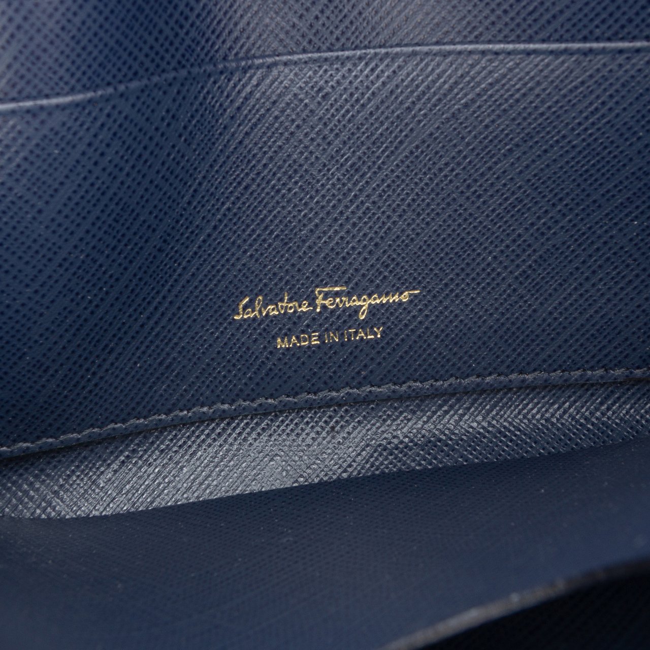 Ferragamo Leather Double Gancini Wallet on Chain Blauw