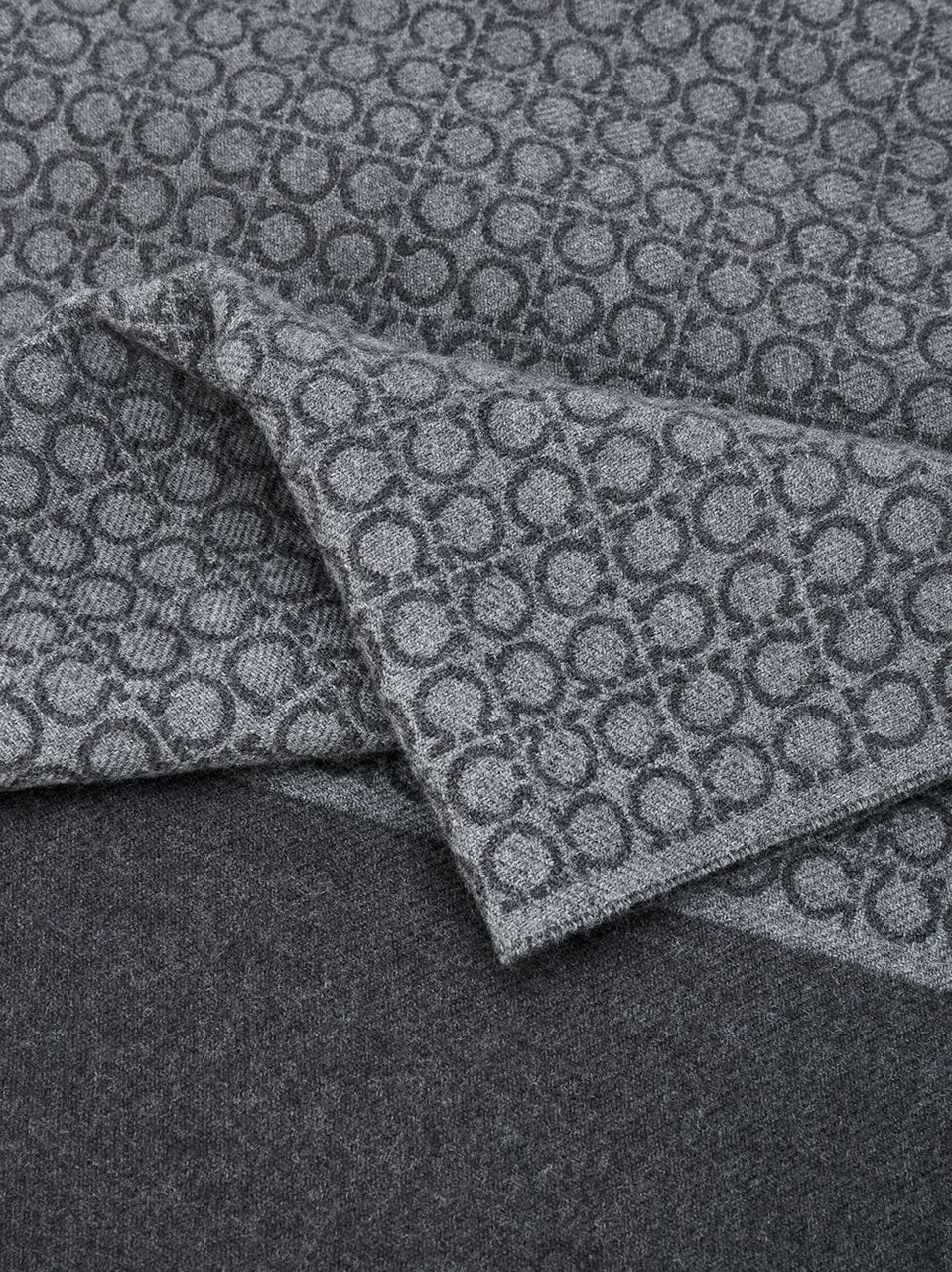 Ferragamo Scarfs Grey Grijs