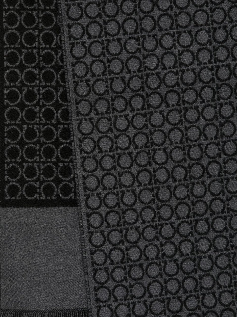 Ferragamo Scarfs Black Donkergrijs
