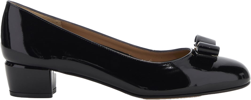 Ferragamo Ferragamo Black nappa leather Vara ballerinas Zwart