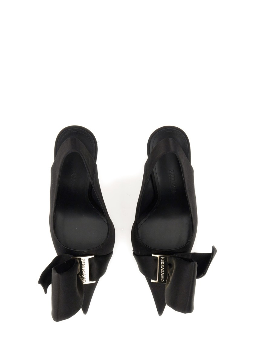 Ferragamo Asymmetrical Bow Sandal Zwart