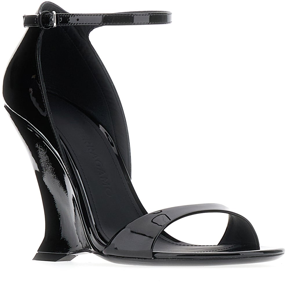Ferragamo Ferragamo Black leather sandals Zwart