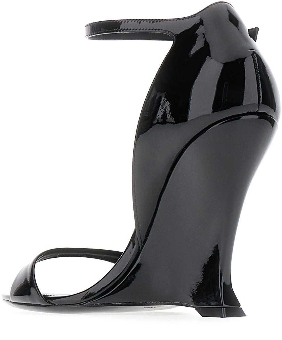 Ferragamo Ferragamo Black leather sandals Zwart