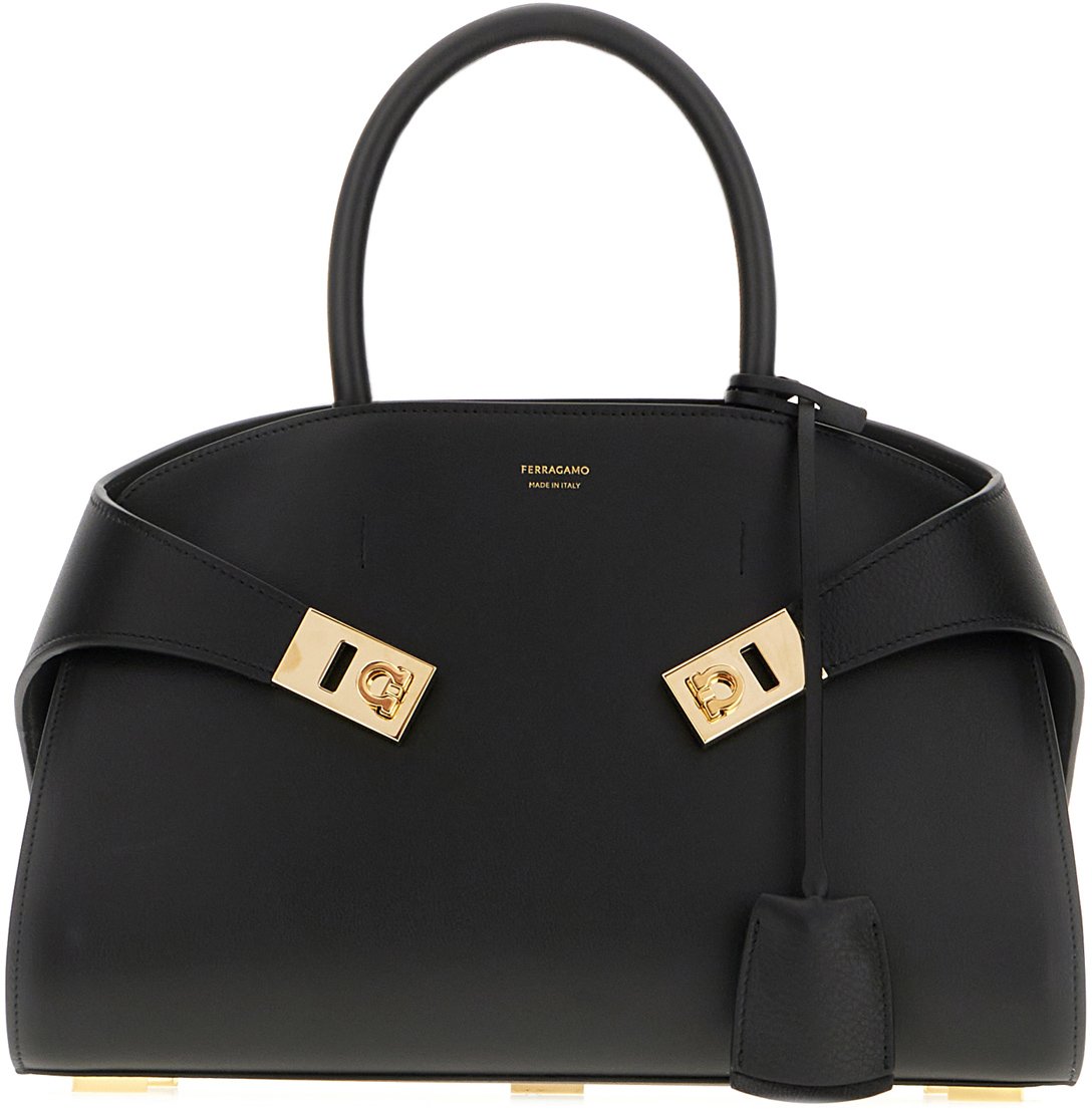 Ferragamo Ferragamo Black leather small Hug handbag Zwart