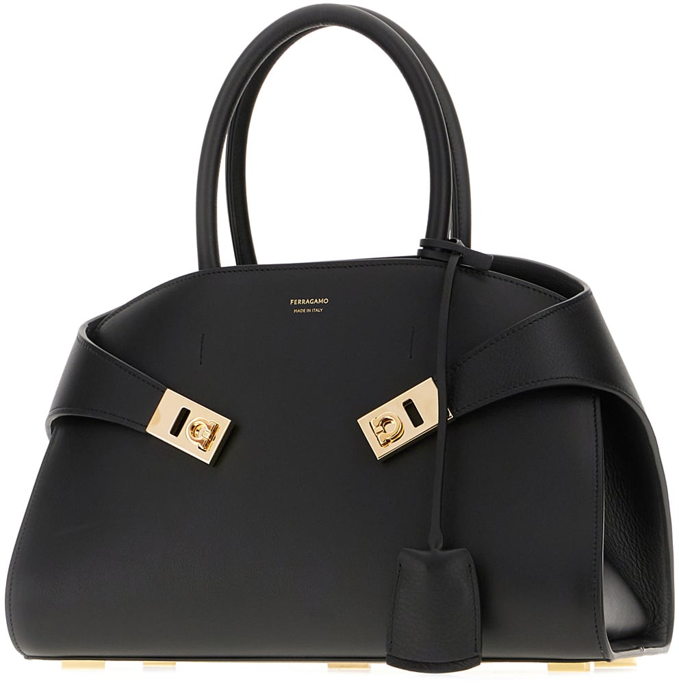 Ferragamo Ferragamo Black leather small Hug handbag Zwart