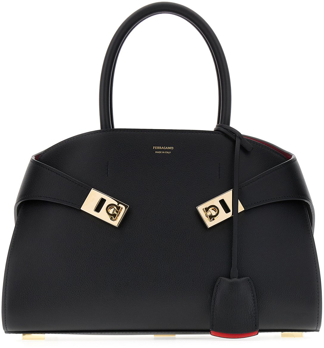 Ferragamo Ferragamo Black leather small Hug handbag Zwart