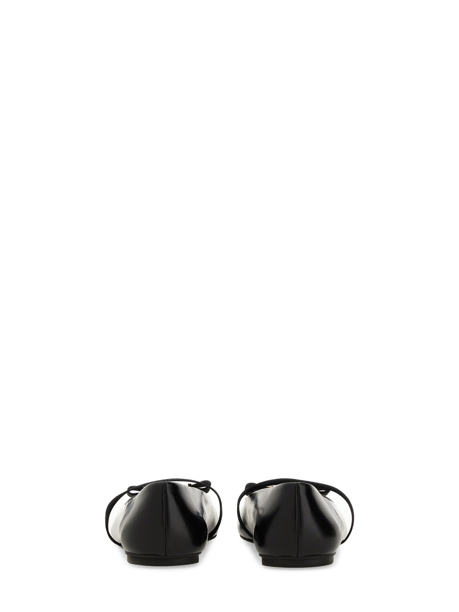 Ferragamo Zina Lamb Leather Pointed Toe Flats Zwart