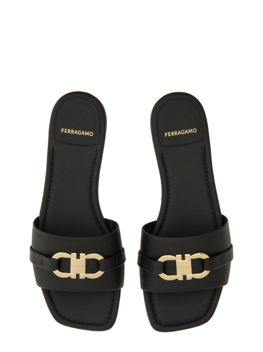 Ferragamo Calfskin Slide Sandal Zwart