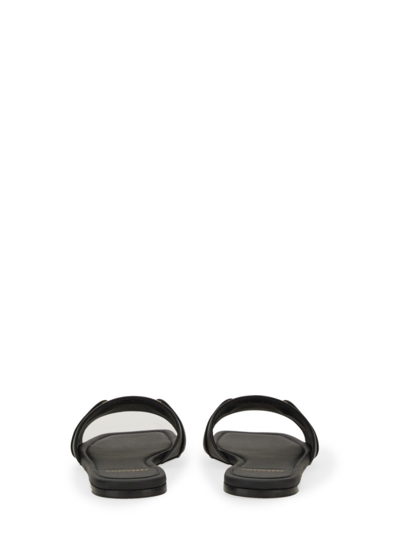 Ferragamo Calfskin Slide Sandal Zwart