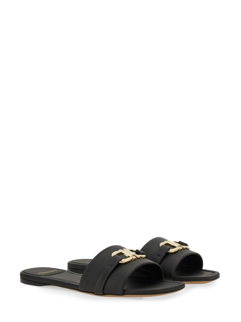 Ferragamo Calfskin Slide Sandal Zwart