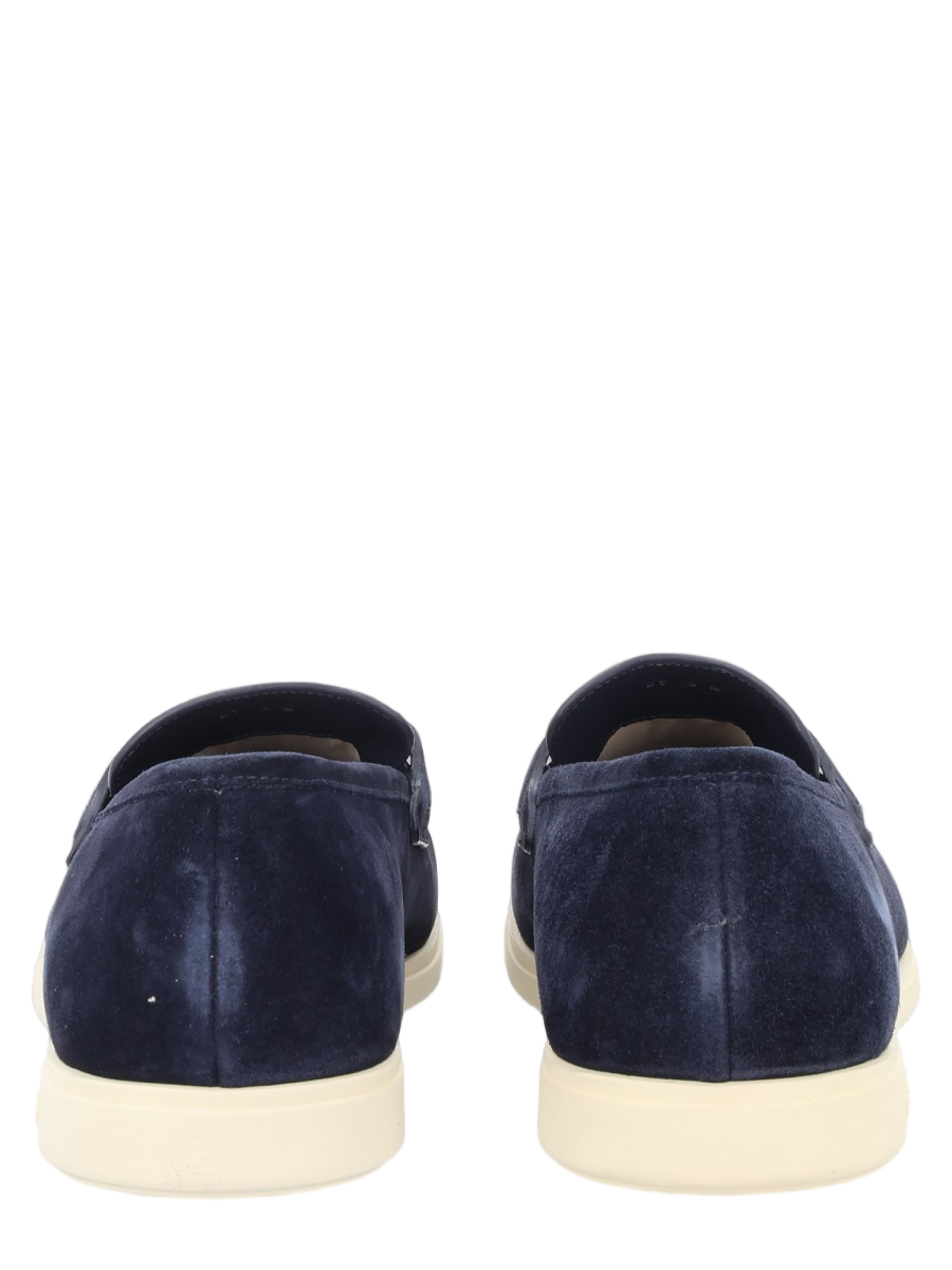 Ferragamo Deep Blue Suede Loafers with Silver-Toned Accents Grijs