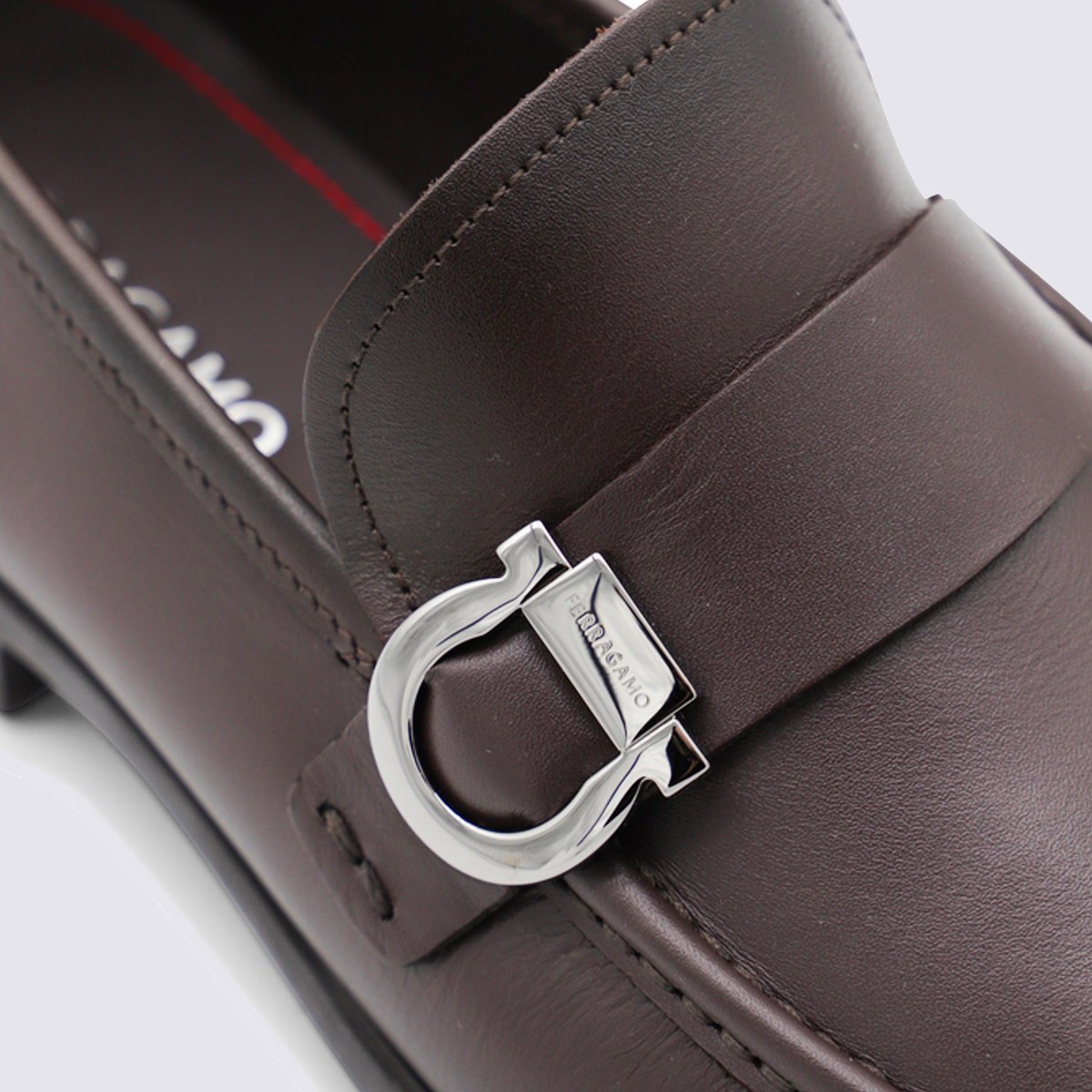 Ferragamo Smooth Leather Loafers with Silver-Toned Buckle Detail Zwart