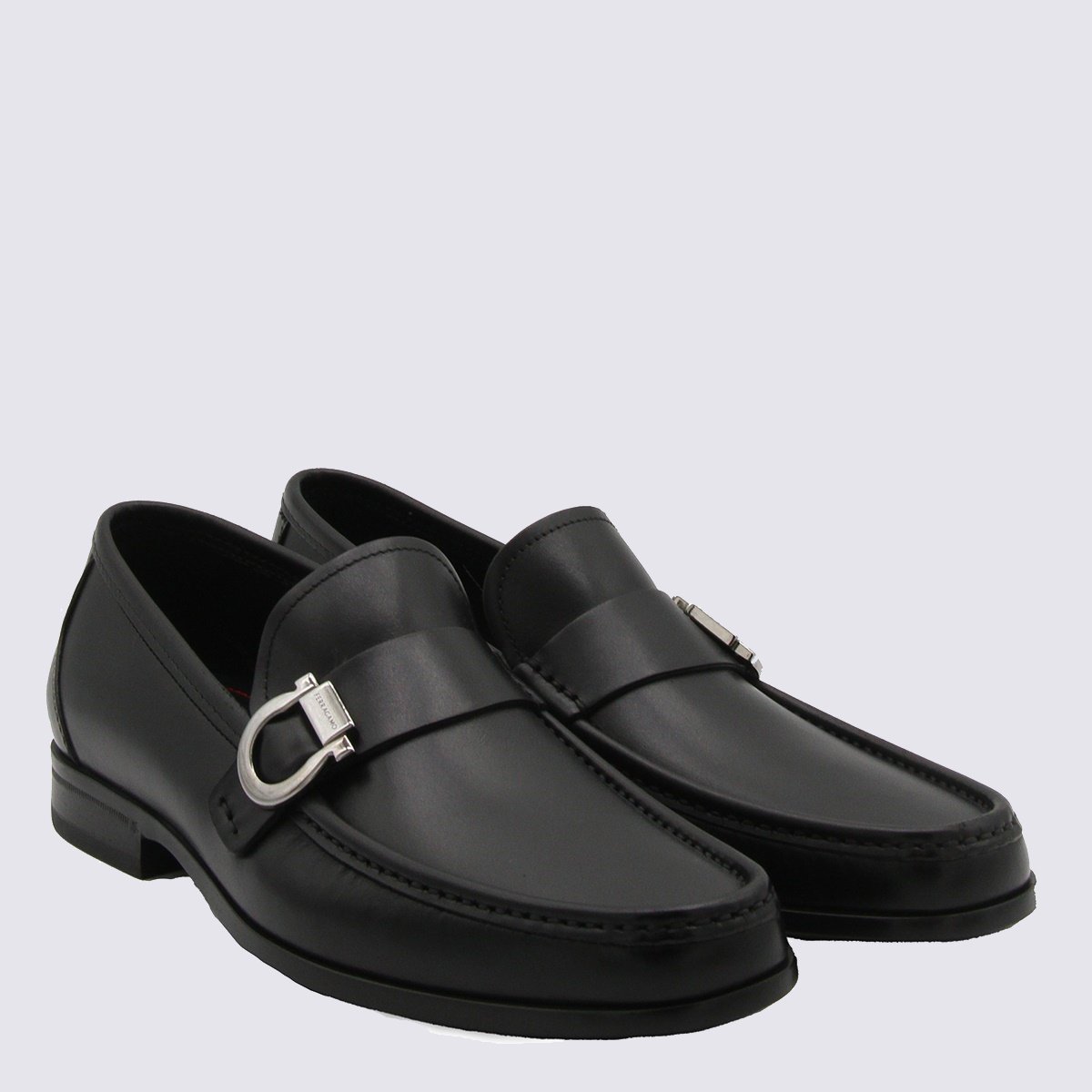 Ferragamo Refined Black Leather Loafers with Silver Buckle Detail Zwart