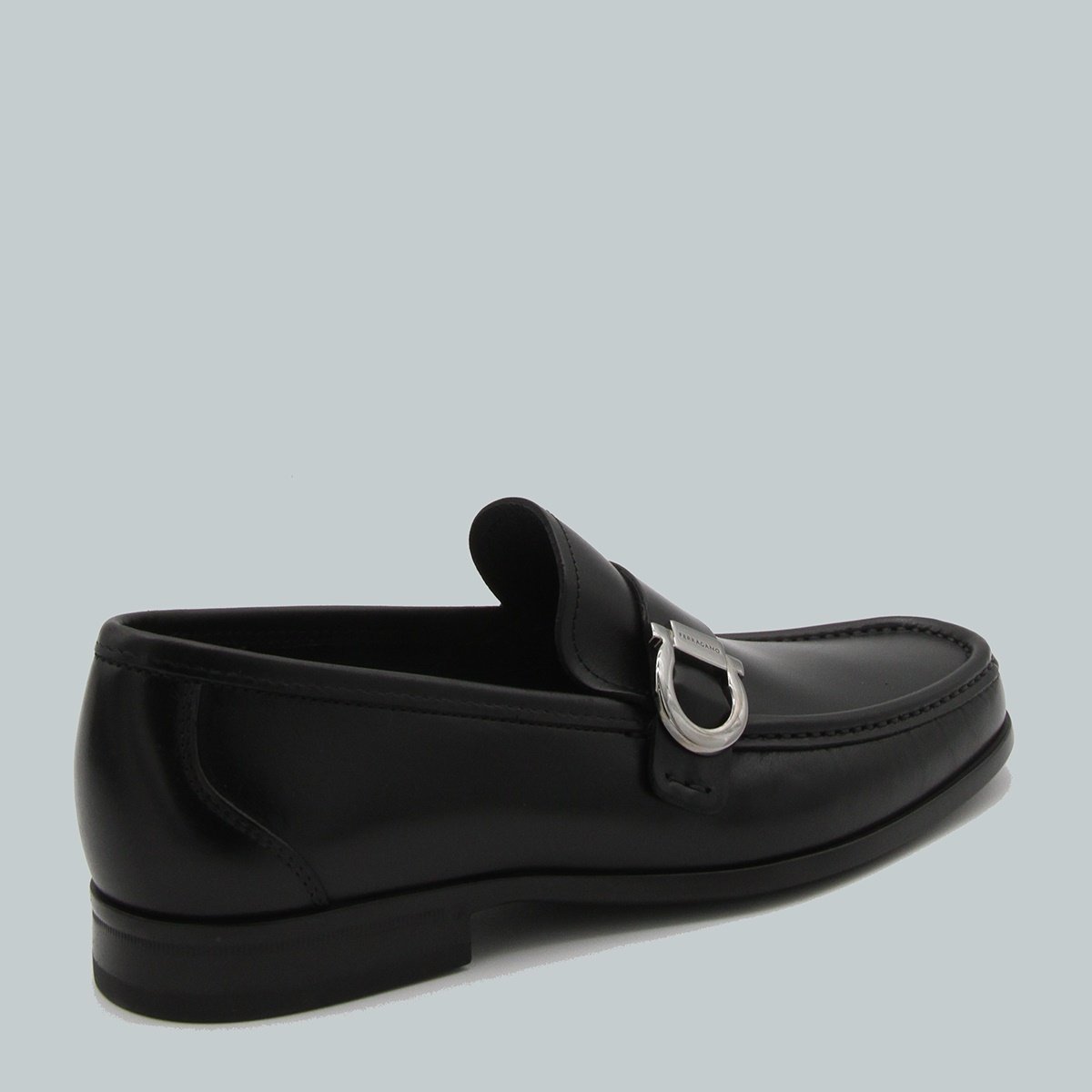 Ferragamo Refined Black Leather Loafers with Silver Buckle Detail Zwart