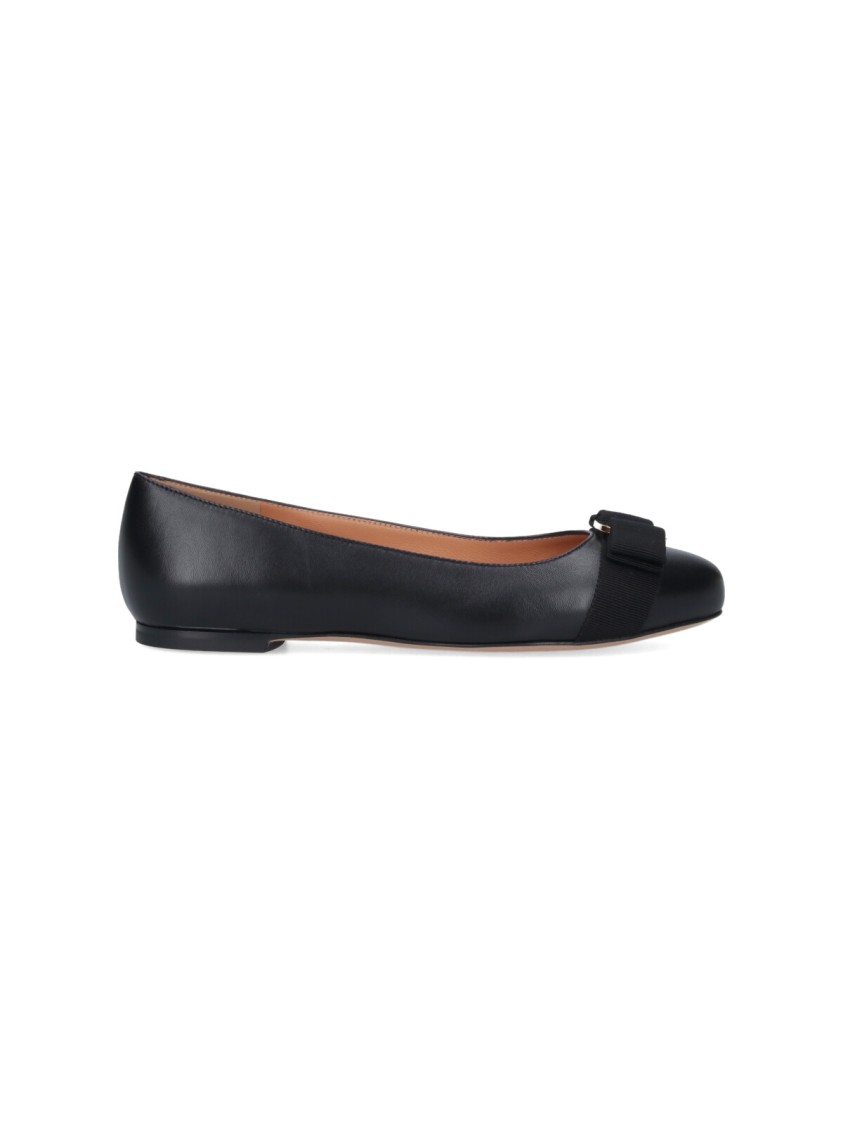 Ferragamo "Varina" Ballerinas Black Zwart