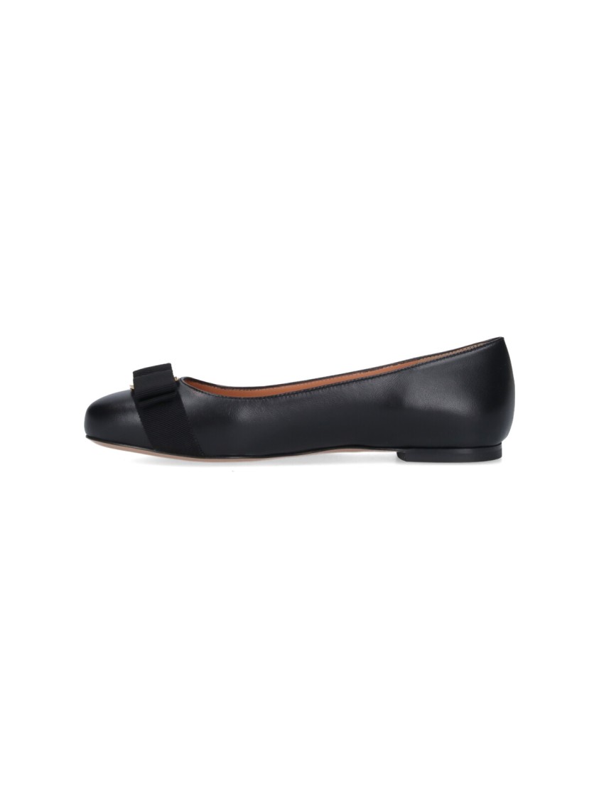 Ferragamo "Varina" Ballerinas Black Zwart