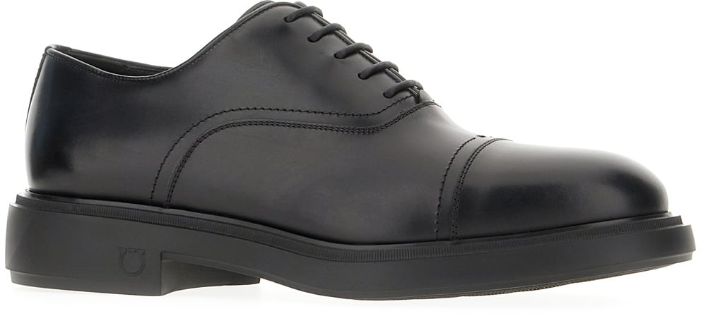 Ferragamo Ferragamo Black leather Camden lace-up shoes Zwart