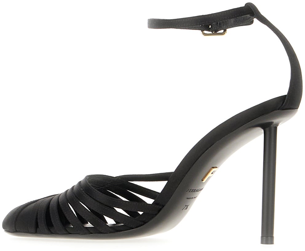 Ferragamo Ferragamo Black nappa leather Ermelia pumps Zwart