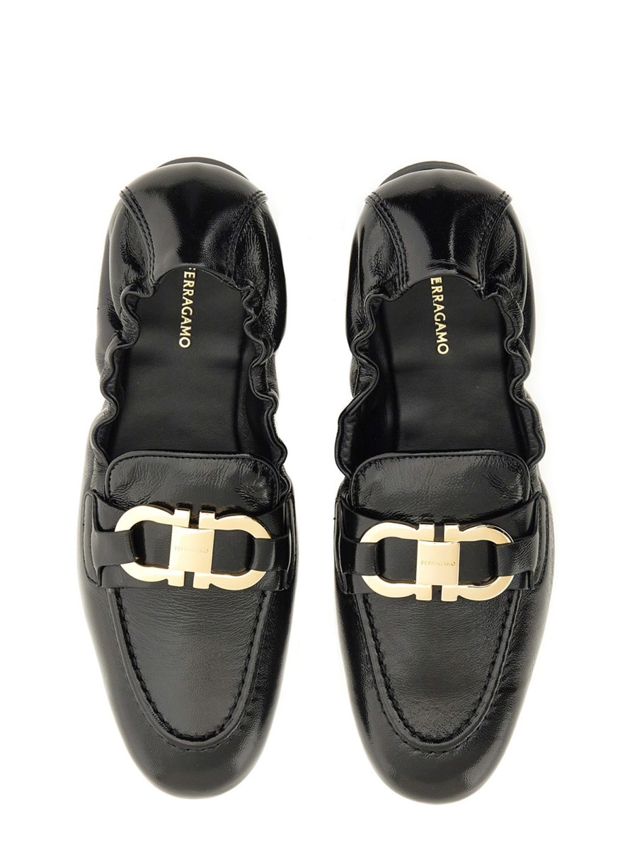 Ferragamo Moc Toe Gold Bit Leather Loafers Zwart