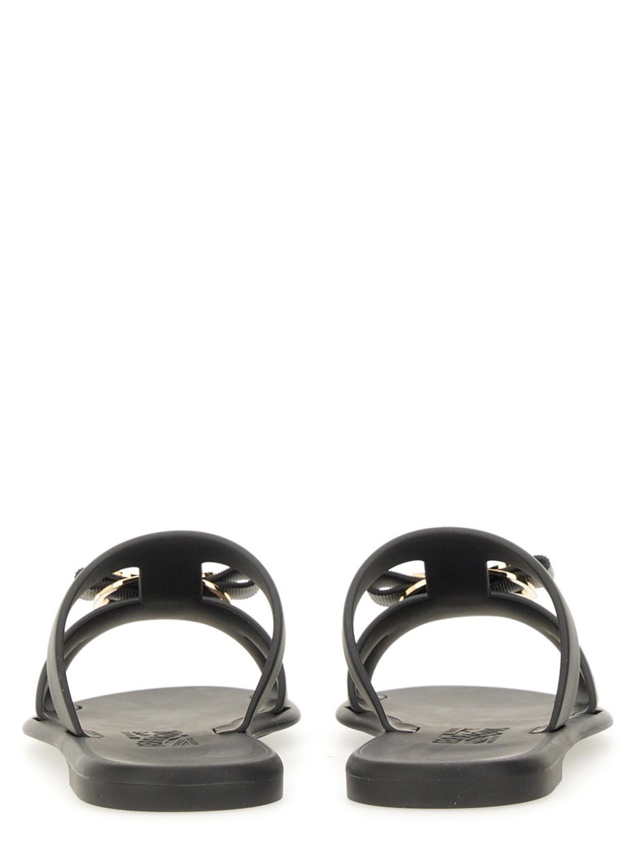 Ferragamo Black New Vara Metallic Accent Bow Sandals Grijs