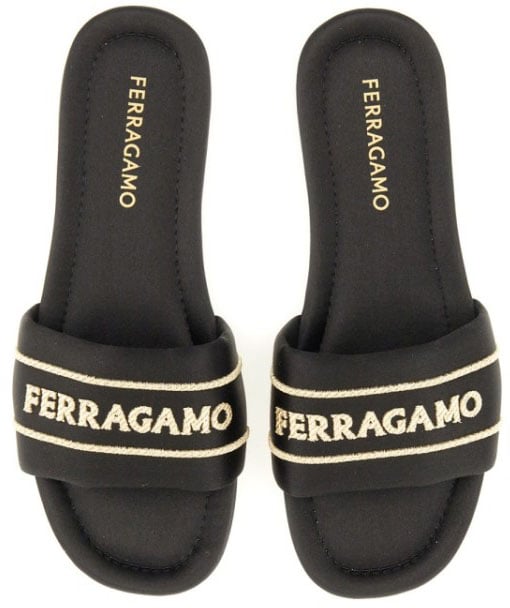 Ferragamo Slide Sandal With Iconic Logo Detail Zwart