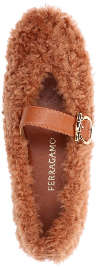 Ferragamo Rounded Toe Flat Shoes With Low-Profile Sole Bruin