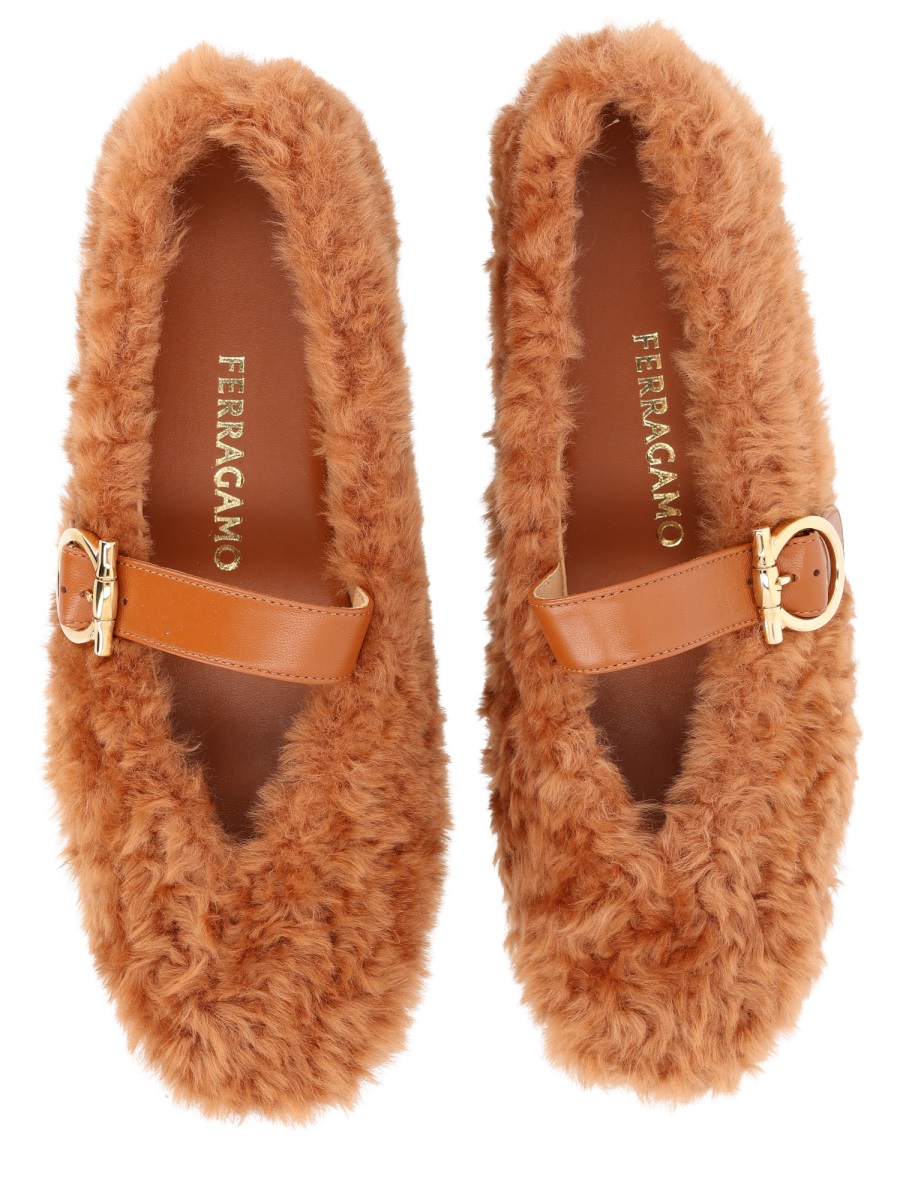 Ferragamo Brown Love Ornament Shearling Flats Oranje