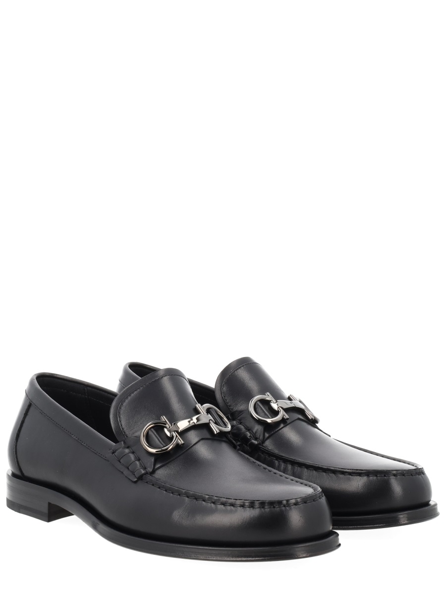 Ferragamo Black Gancini Smooth Calf Leather Loafers Zwart