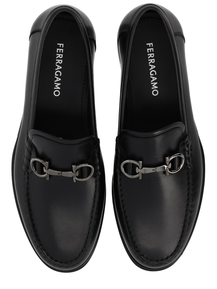 Ferragamo Black Gancini Smooth Calf Leather Loafers Zwart