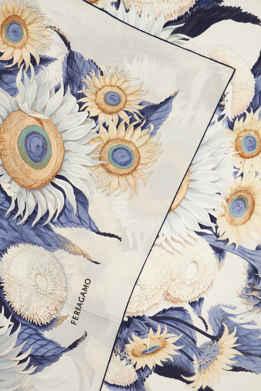 Ferragamo Ferragamo Printed silk foulard Divers