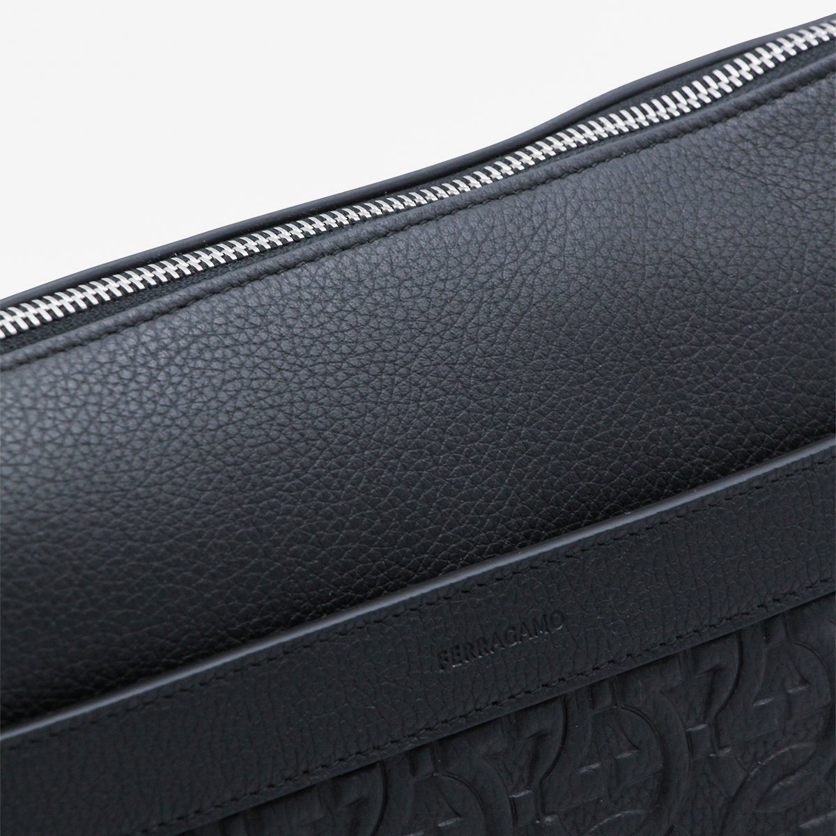Ferragamo Structured Black Bag with Clean Lines Zwart