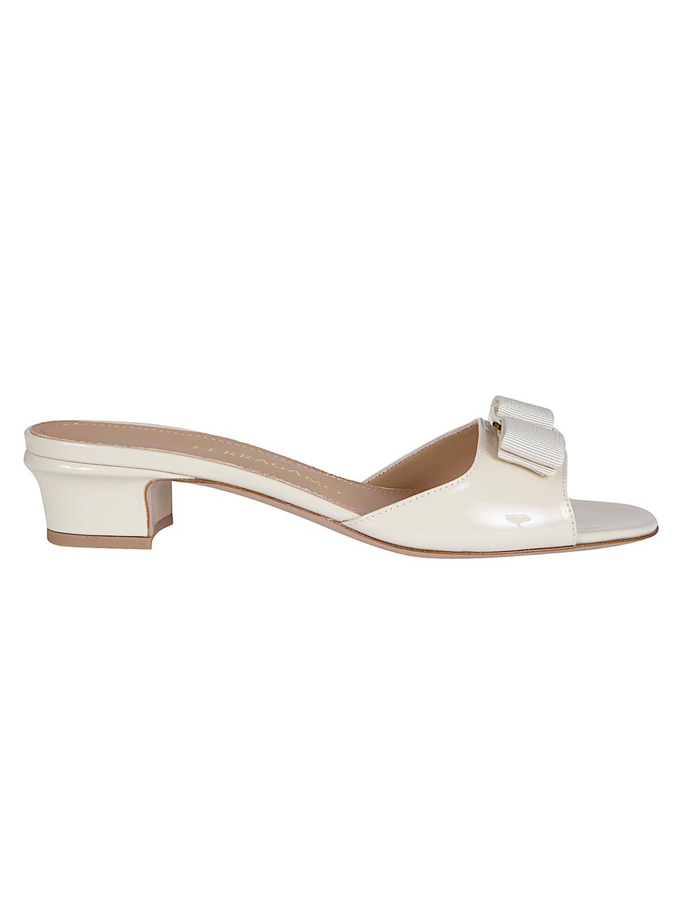 Ferragamo Open Toe Sandals with Glossy Upper and Decorative Bow Roze