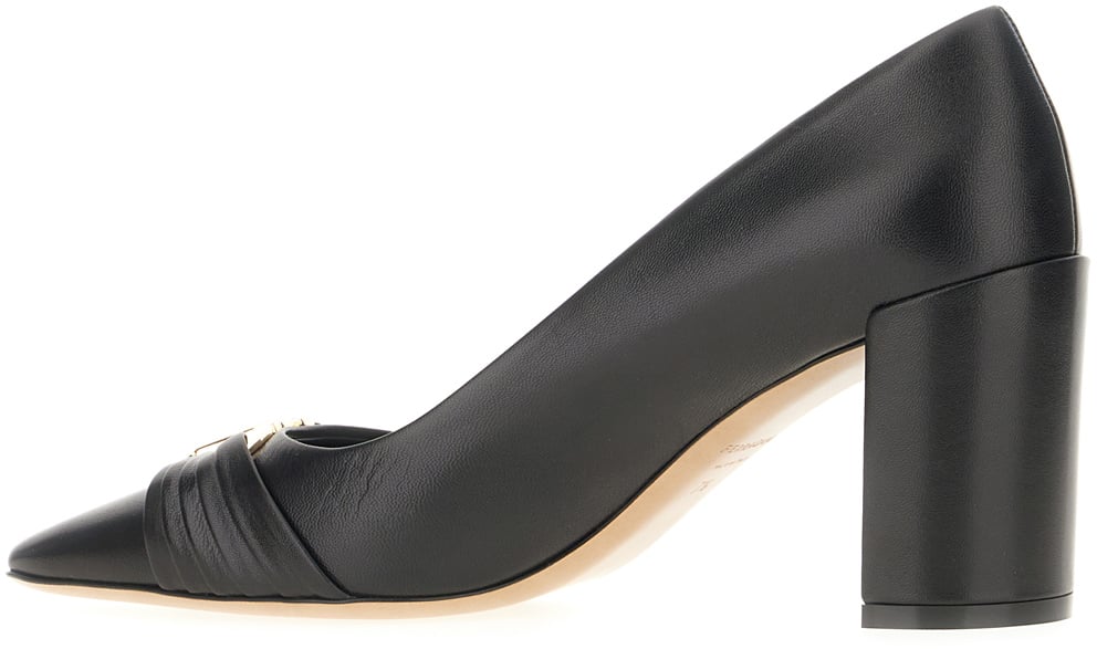 Ferragamo Black leather Tillya pumps Zwart