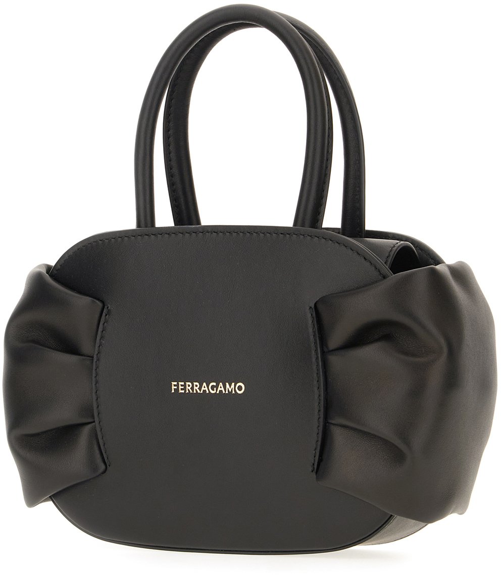 Ferragamo Black leather handbag Zwart