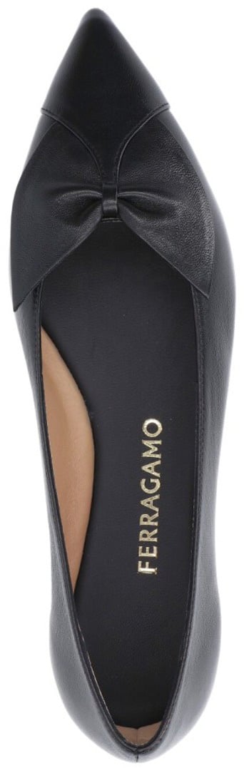 Ferragamo Pointed Toe Black Nappa Flats Zwart