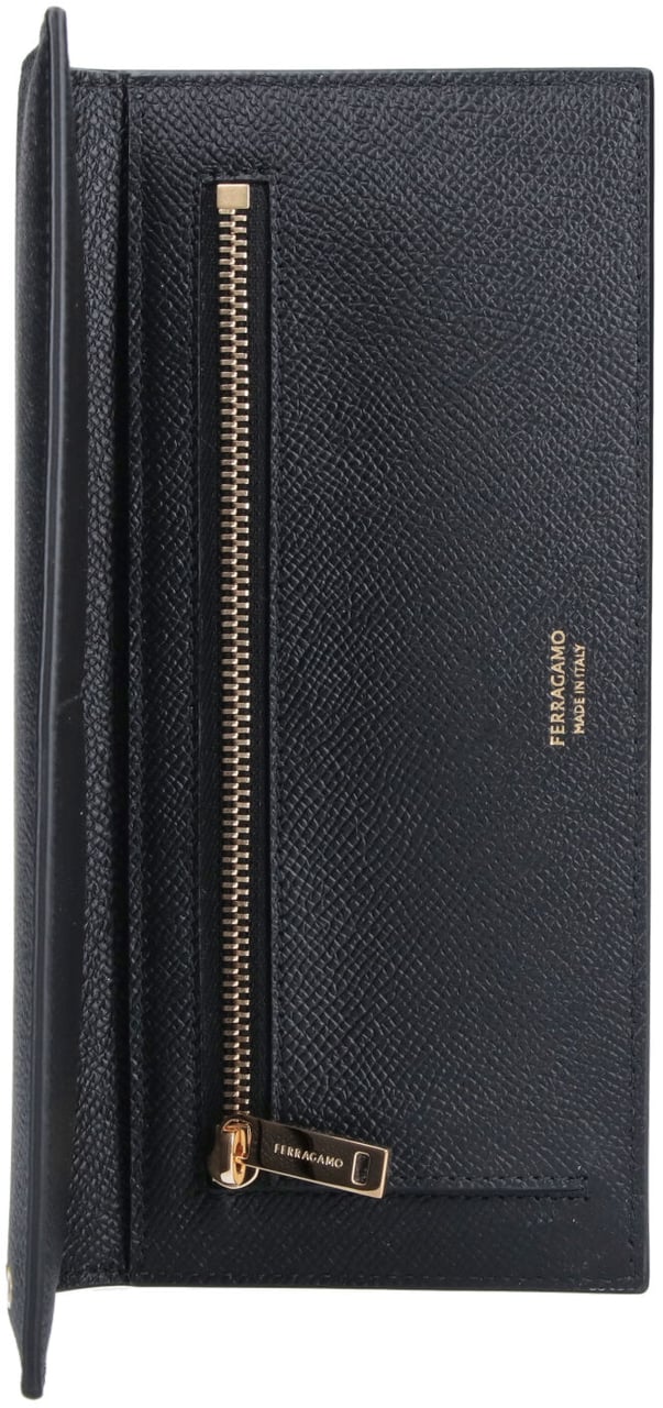 Ferragamo Black Compact Minimalist Smooth Leather Wallet Zwart