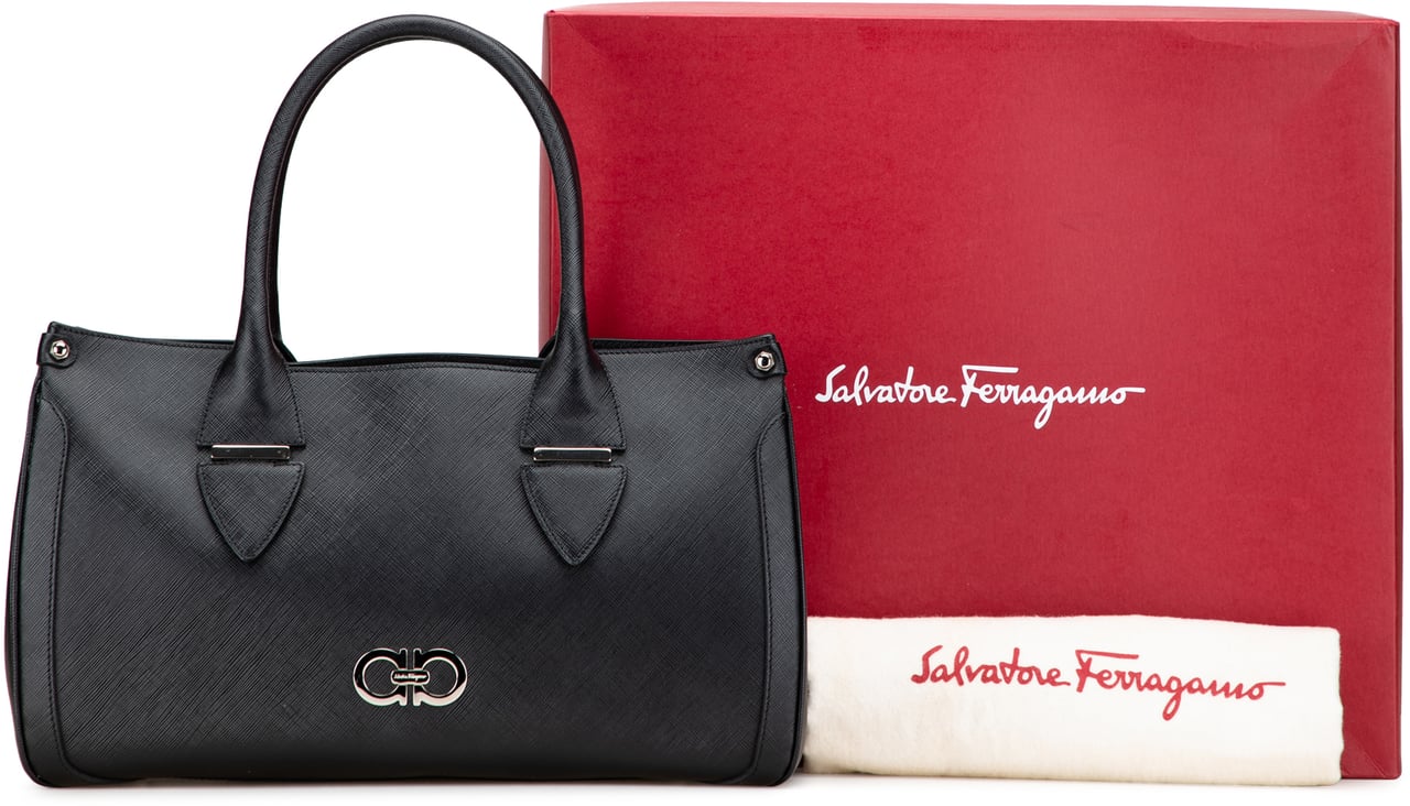 Ferragamo Leather Double Gancini Tote Zwart