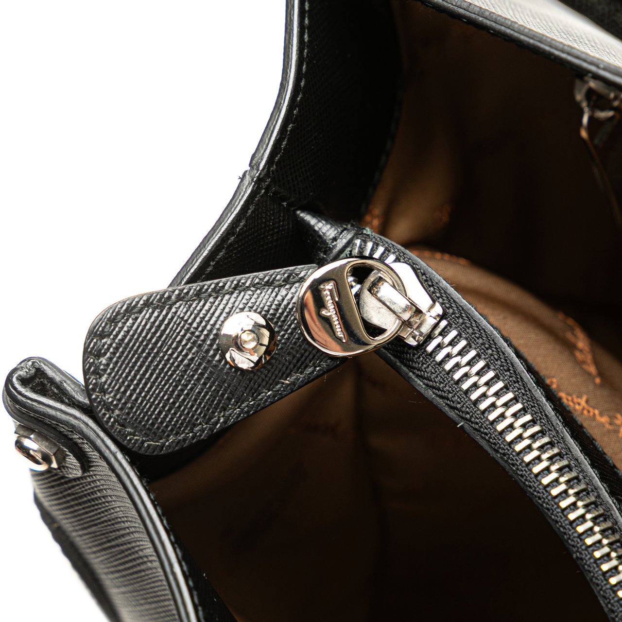 Ferragamo Leather Double Gancini Tote Zwart