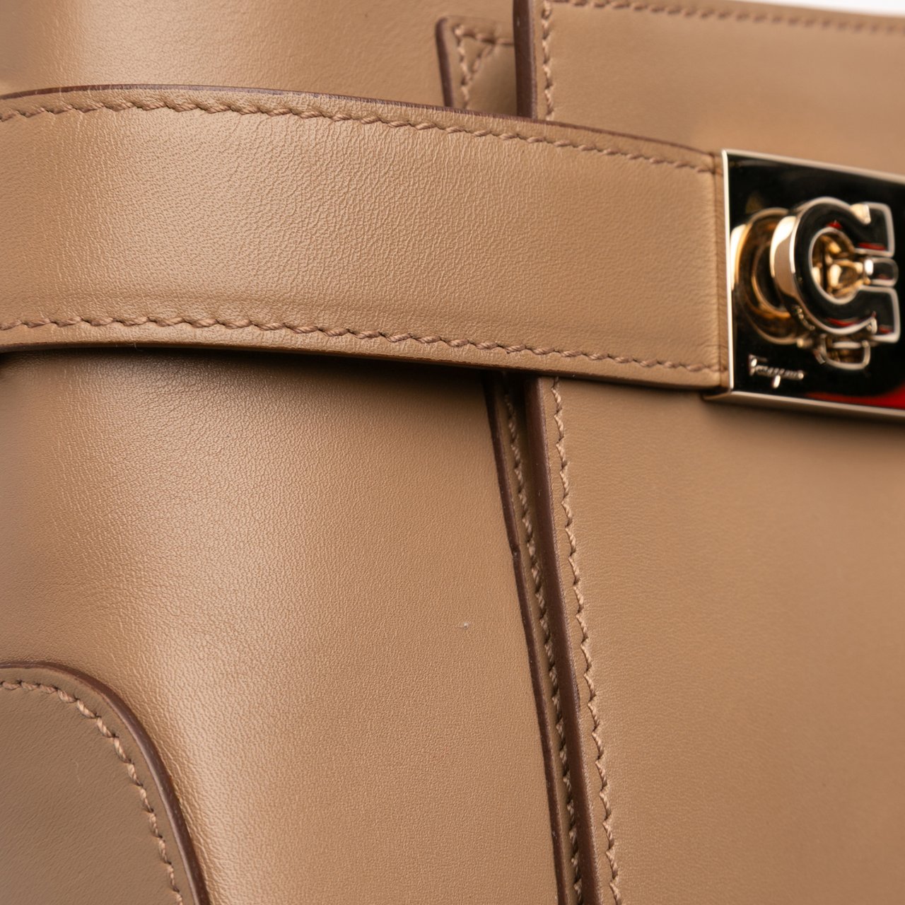 Ferragamo Leather Gancini Shoulder Bag Bruin