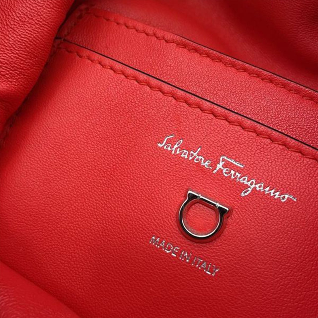 Ferragamo Leather Cage Bucket Bag Rood