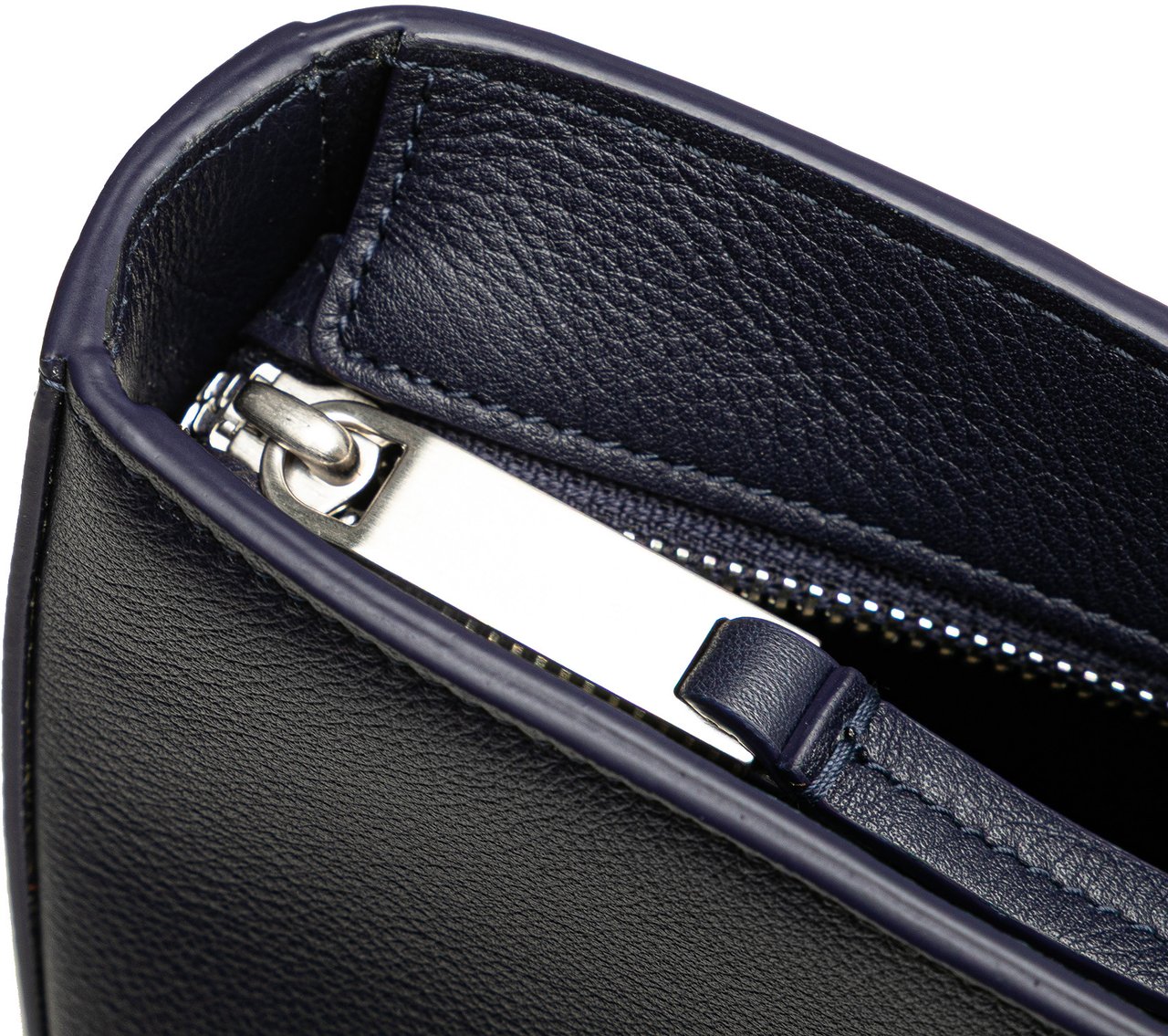 Ferragamo Leather Soft Pouch Blauw