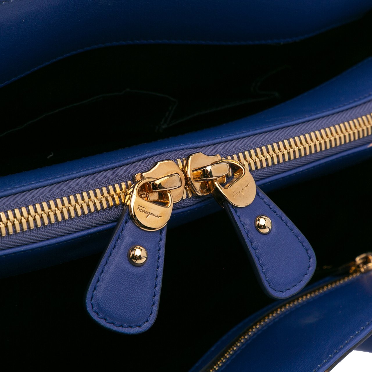 Ferragamo Leather Fiamma East West Tote Blauw