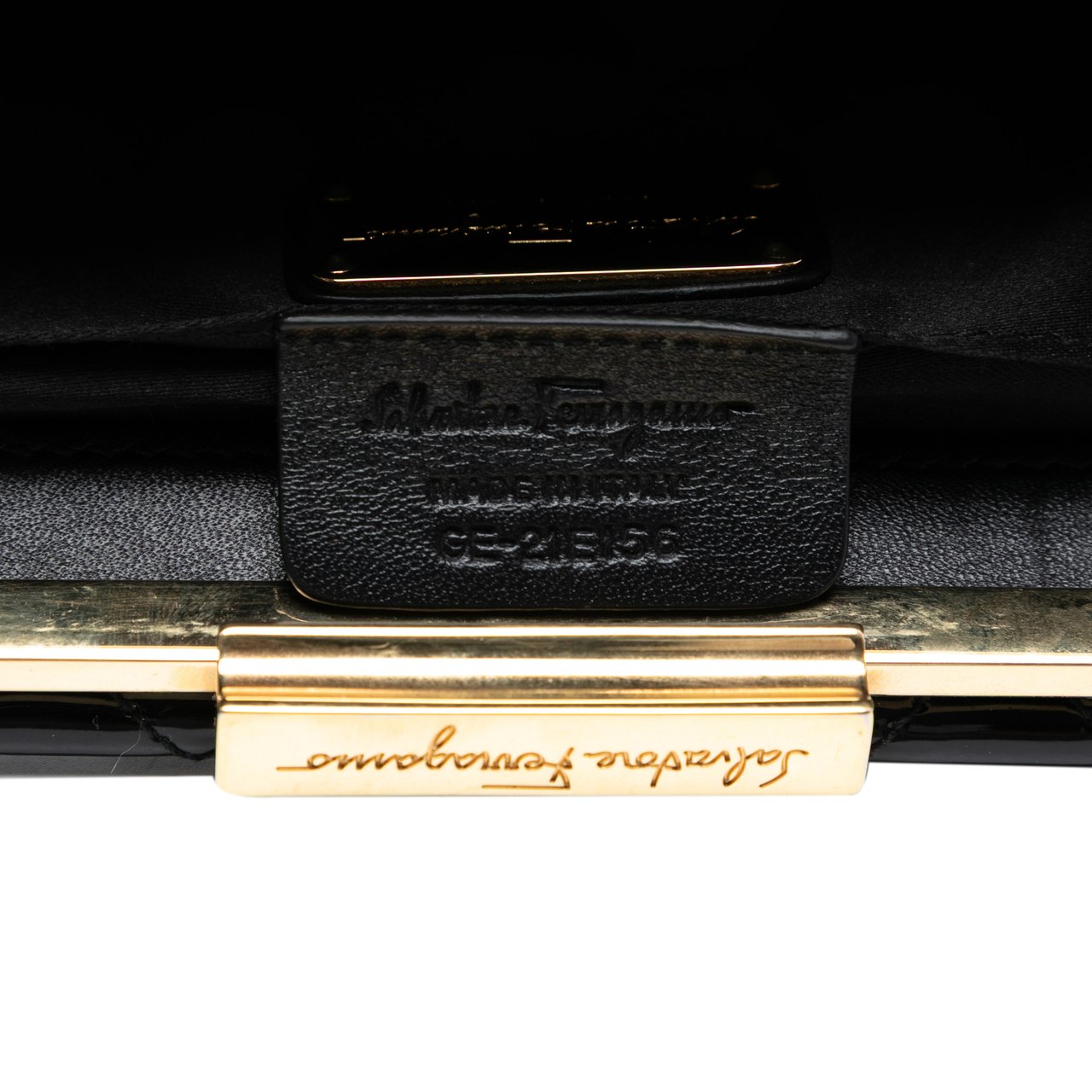 Ferragamo Quilted Patent Clutch with Chain Zwart