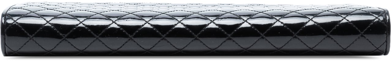 Ferragamo Quilted Patent Clutch with Chain Zwart