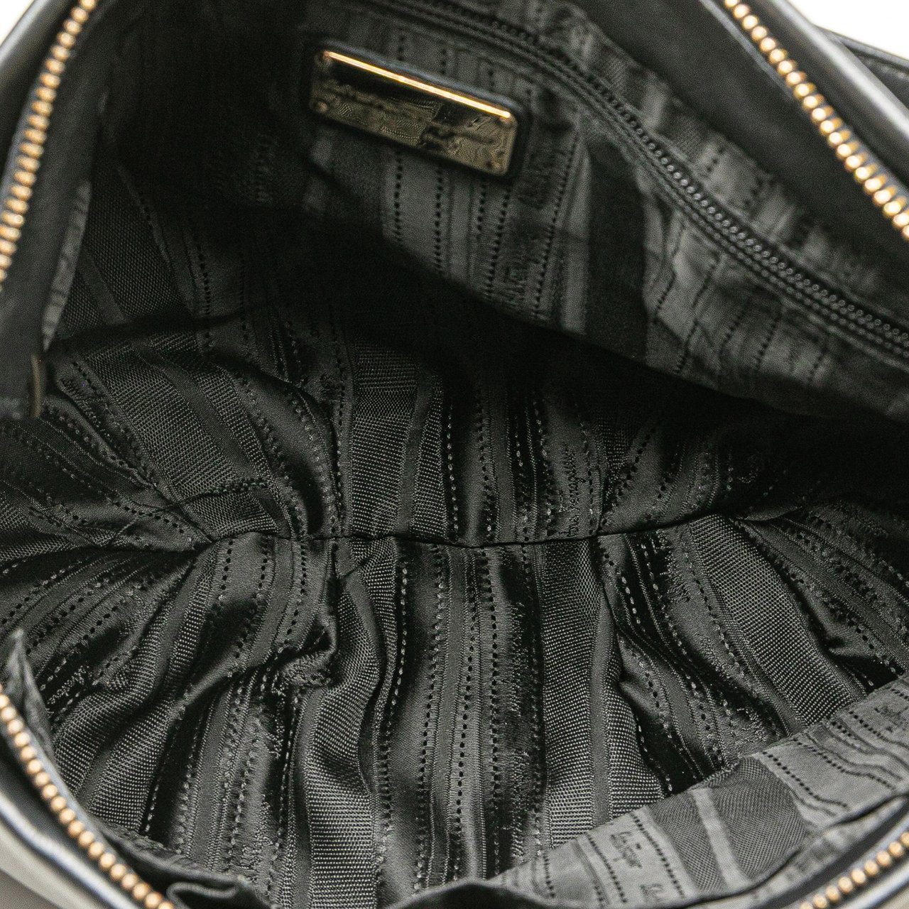 Ferragamo Leather Vara Shoulder Bag Zwart