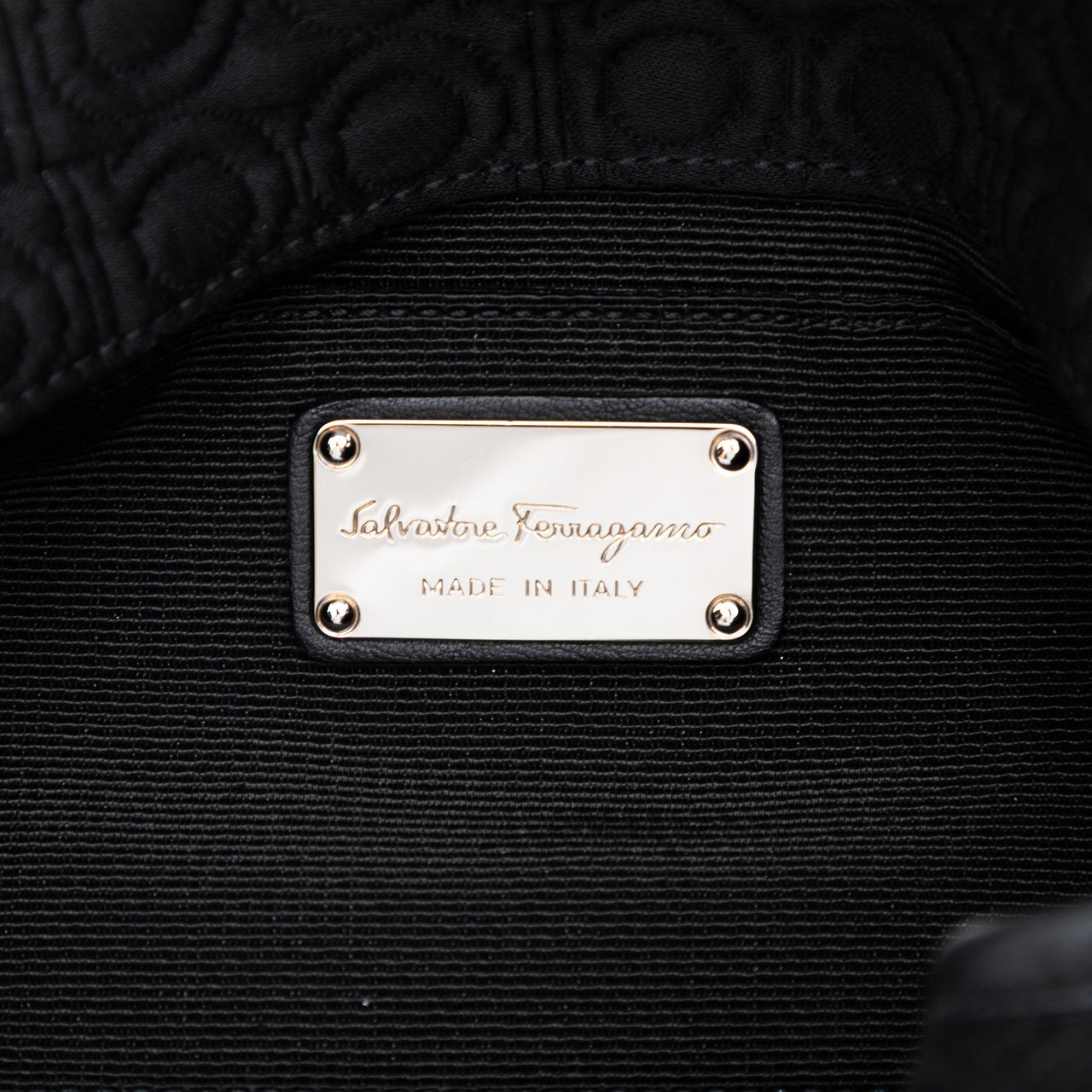 Ferragamo Gancini Canvas Handbag Zwart