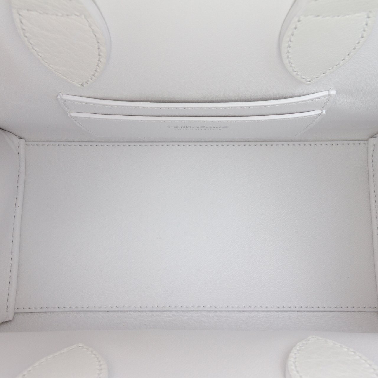 Ferragamo Calfskin Hug Satchel XS Wit