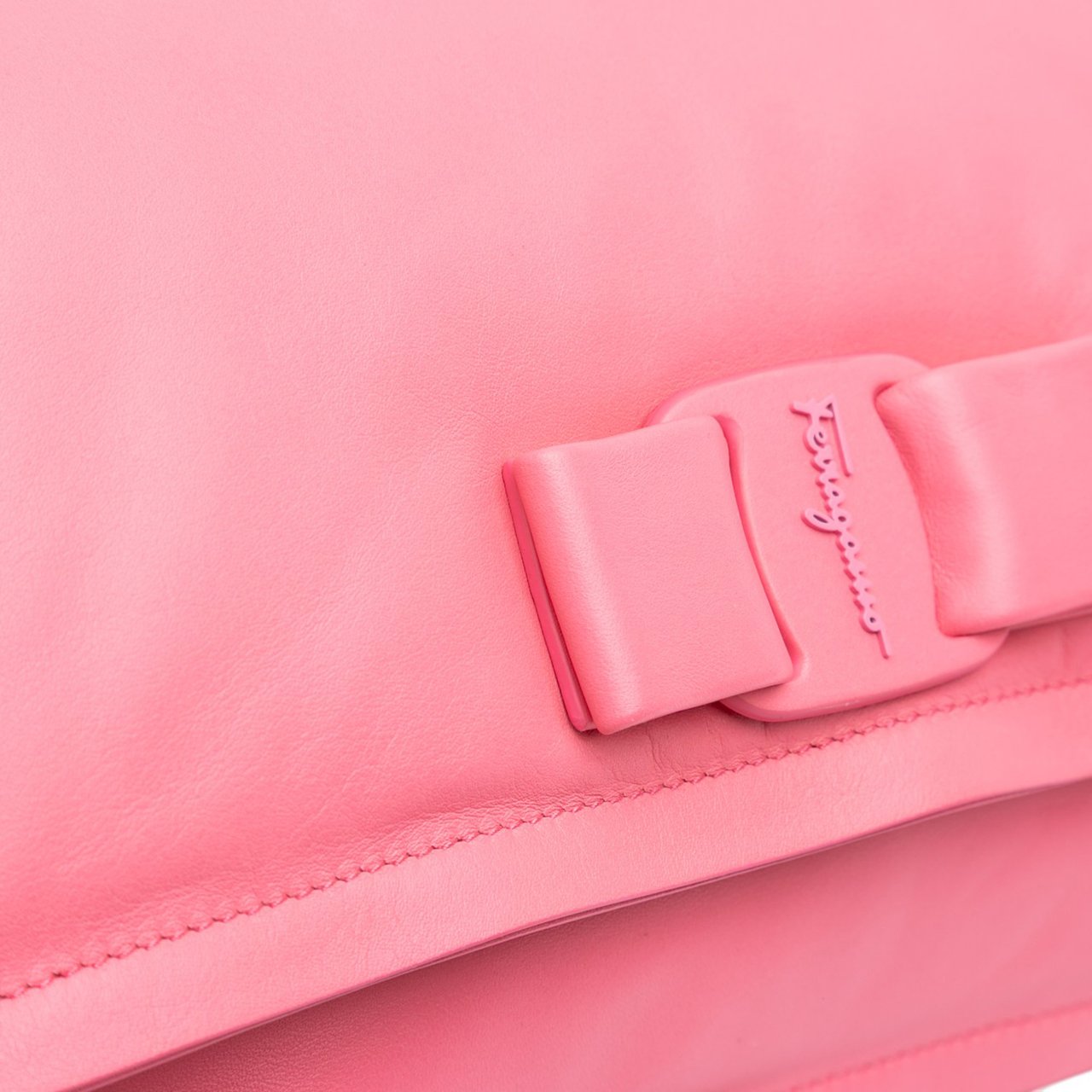 Ferragamo Padded Leather Viva Bow Crossbody Roze